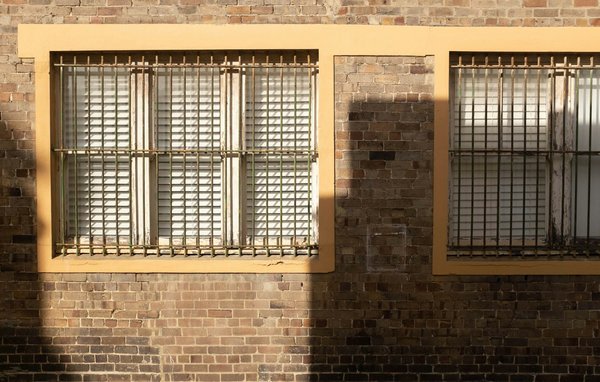 Quelles astuces pour construire un mini étang décoratif dans un jardin ?